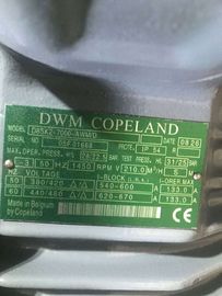 De grijze Compressor Semi Hermetische 70HP D8SK2-7000-AWM/D van Kleurencopeland voor Koelingsdelen